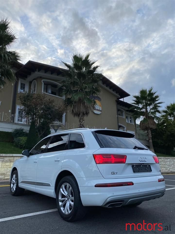2016' Audi Q7 photo #6