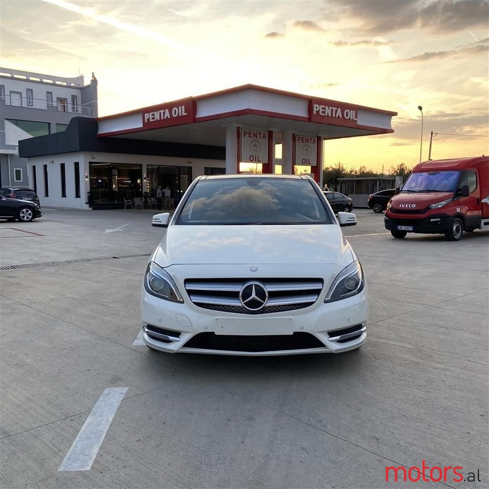 2014' Mercedes-Benz B 180 photo #1