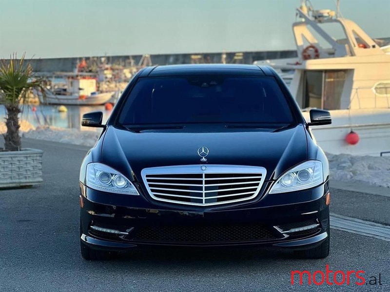 2010' Mercedes-Benz S 550 photo #2