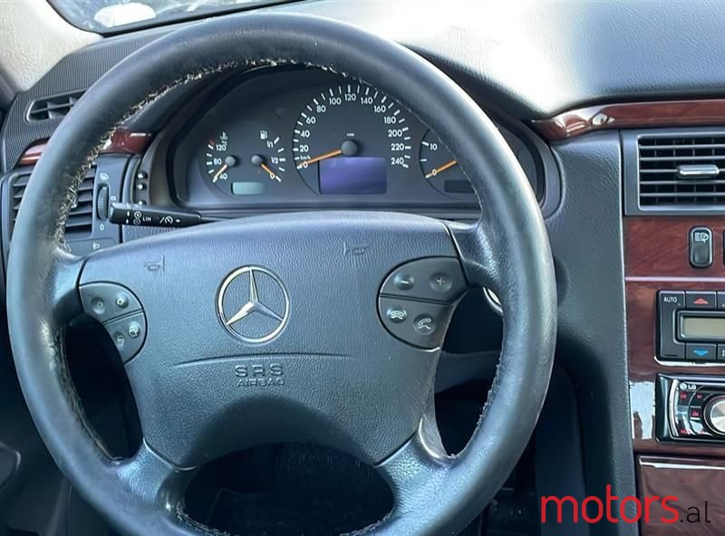 2000' Mercedes-Benz 220 photo #6