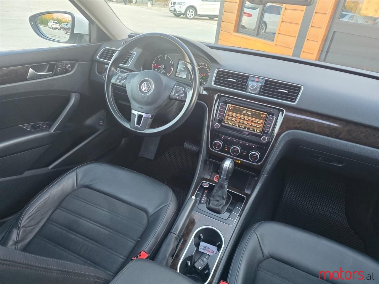 2015' Volkswagen Passat photo #5