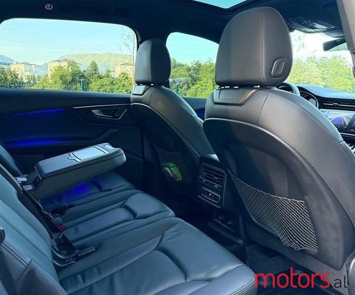 2021' Audi Q7 photo #3