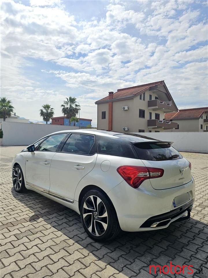 2014' Citroen DS5 photo #5