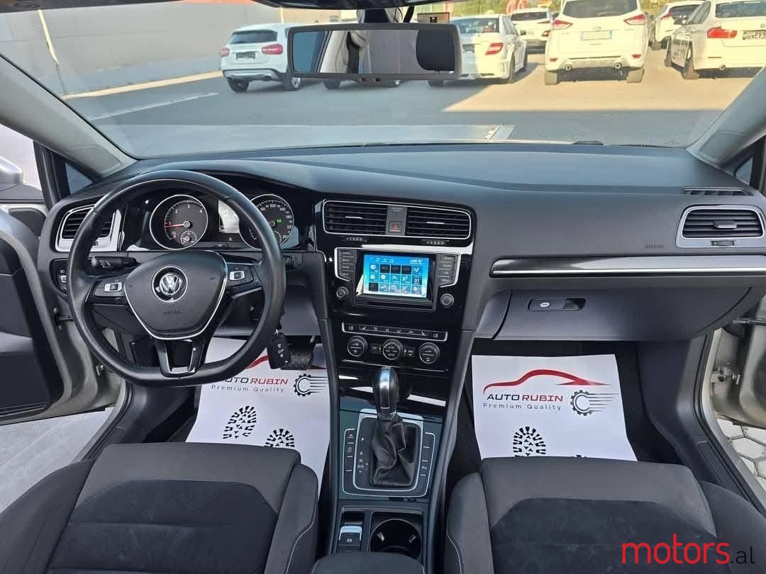 2013' Volkswagen Golf photo #5