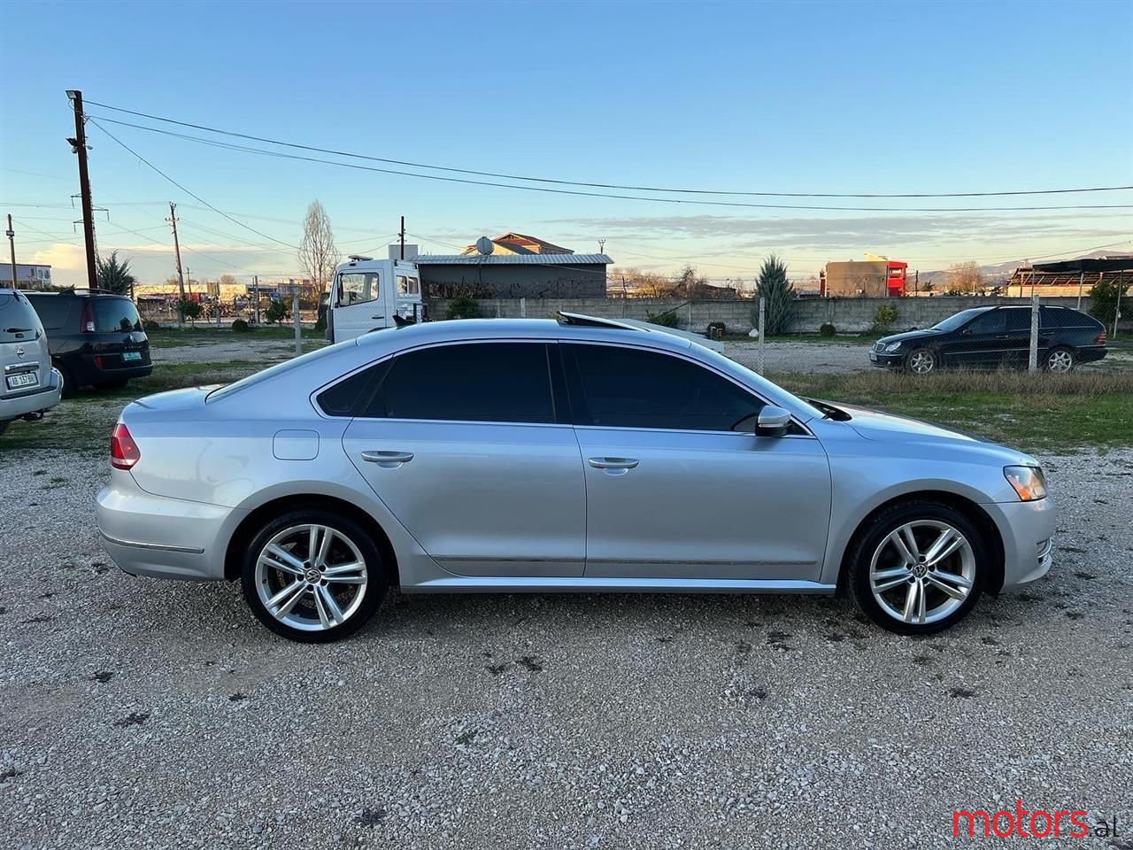 2013' Volkswagen Passat photo #5