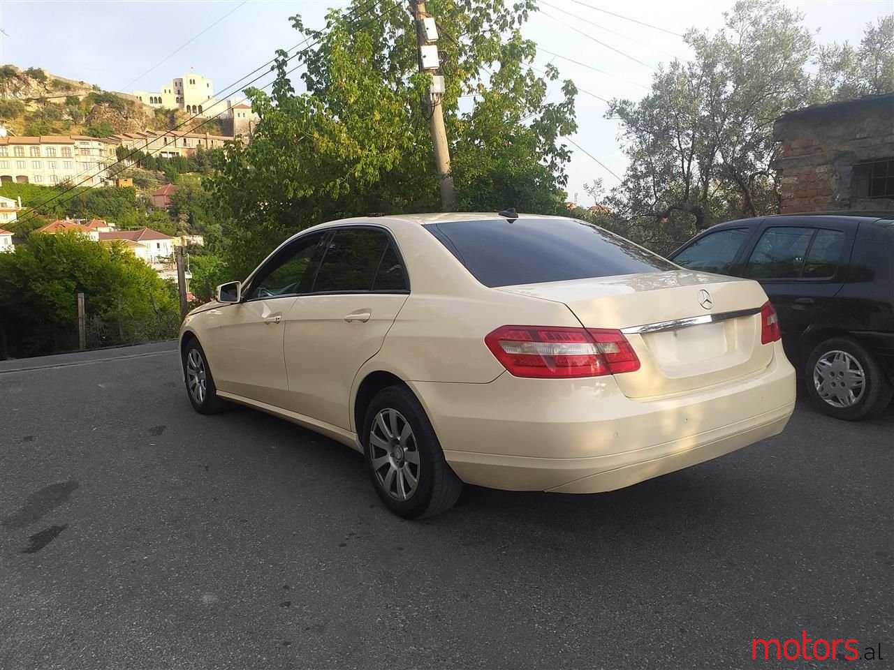 2010' Mercedes-Benz E 200 photo #4