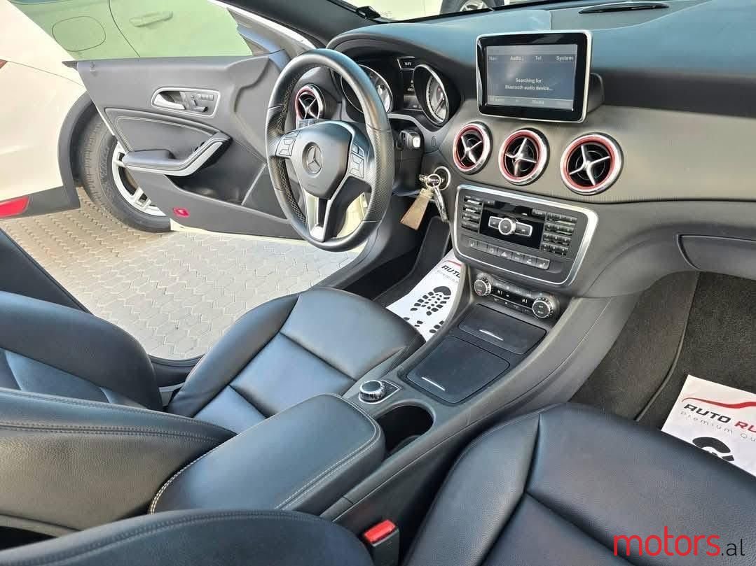 2014' Mercedes-Benz CLA 200 photo #6