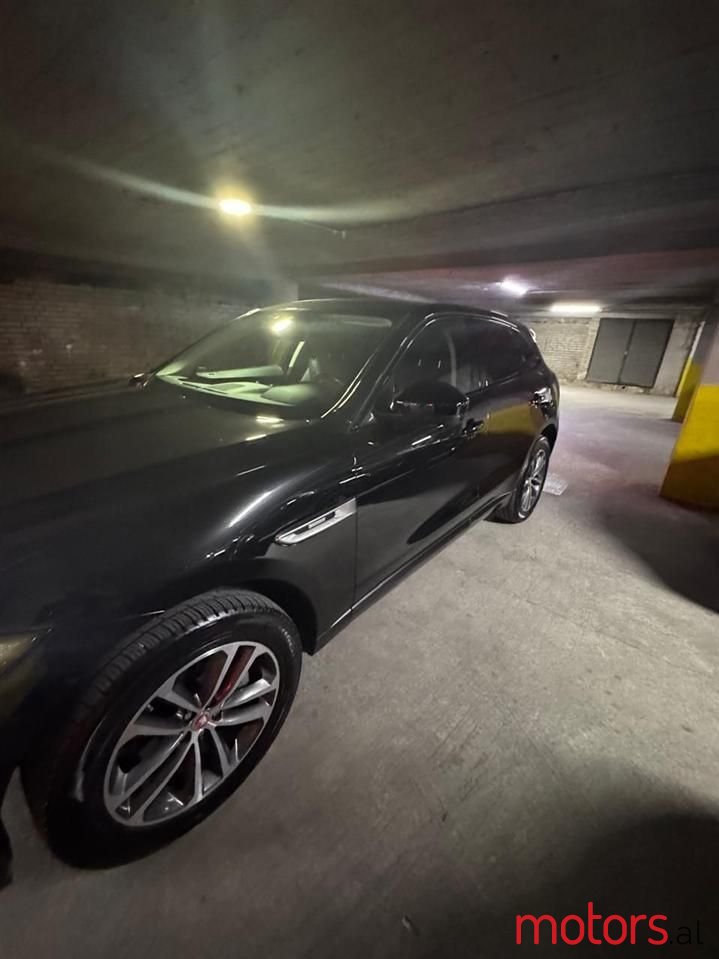 2017' Jaguar F-Pace photo #6