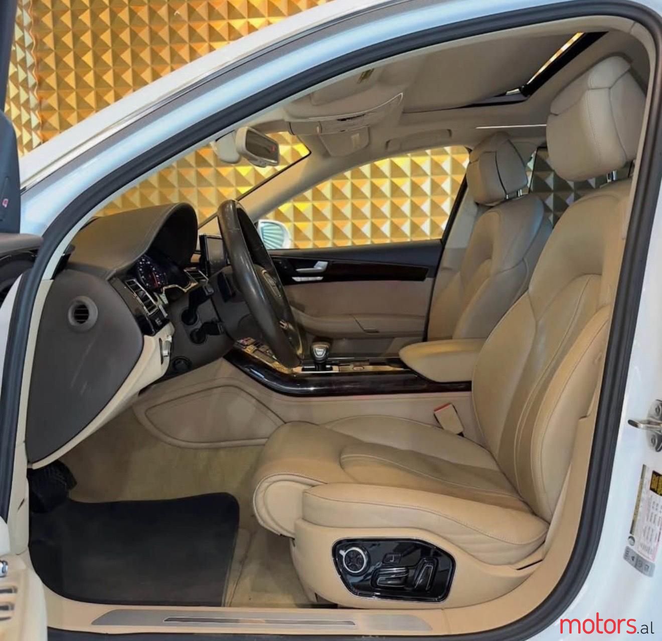 2015' Audi A8 photo #5