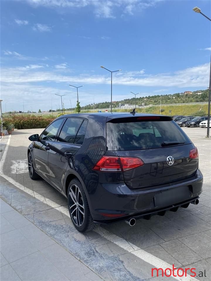 2016' Volkswagen Golf photo #4