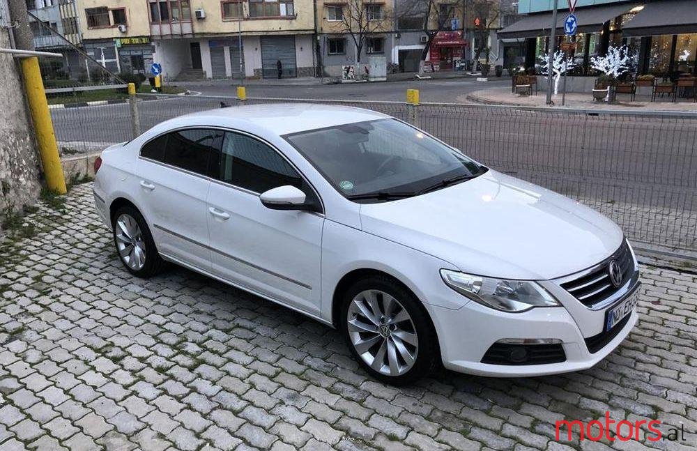 2011' Volkswagen Passat CC photo #1