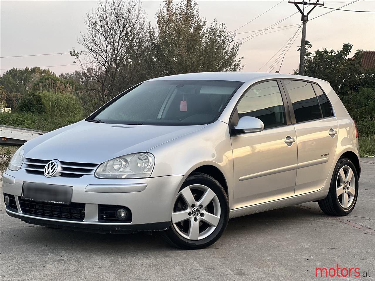 2008' Volkswagen Golf photo #4