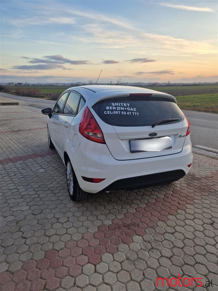 2009' Ford Fiesta photo #3