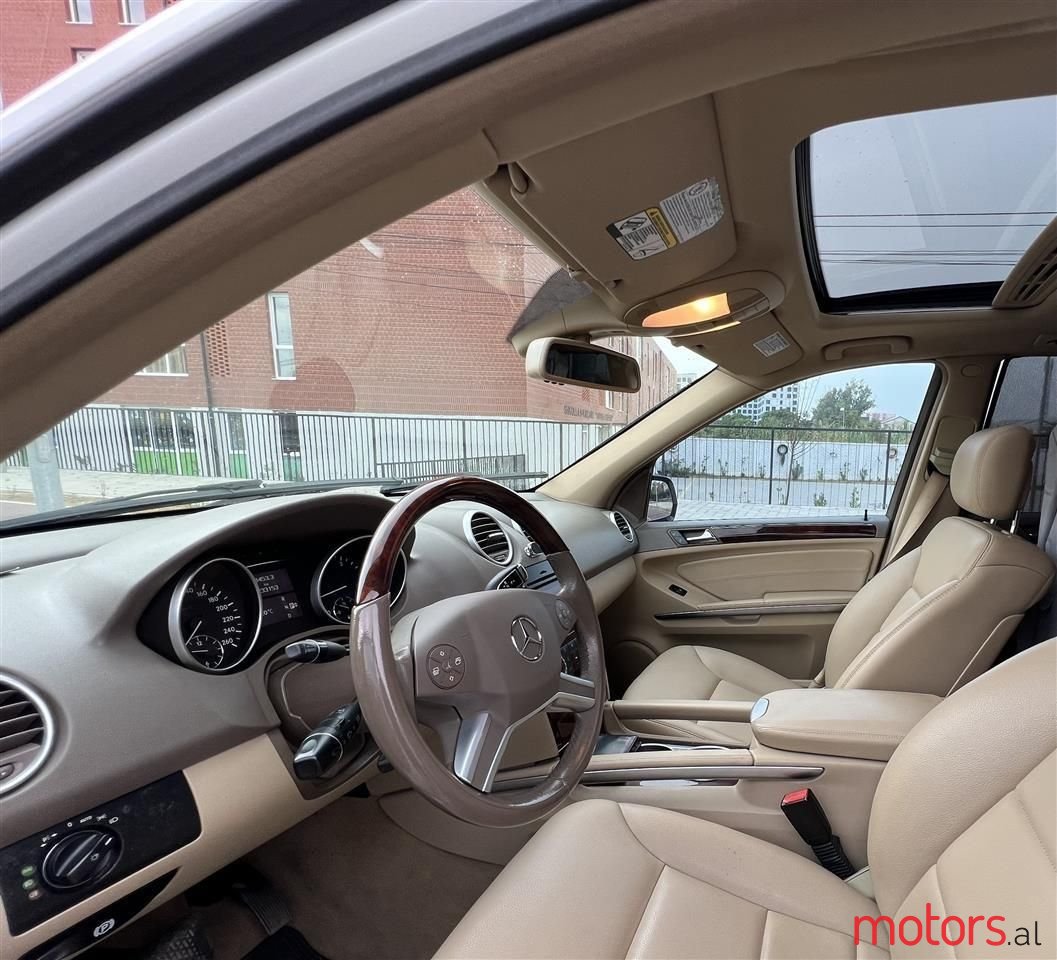 2010' Mercedes-Benz ML 320 photo #3