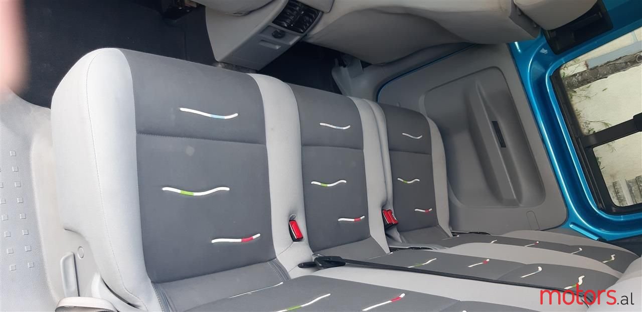 2007' Volkswagen Caddy photo #5