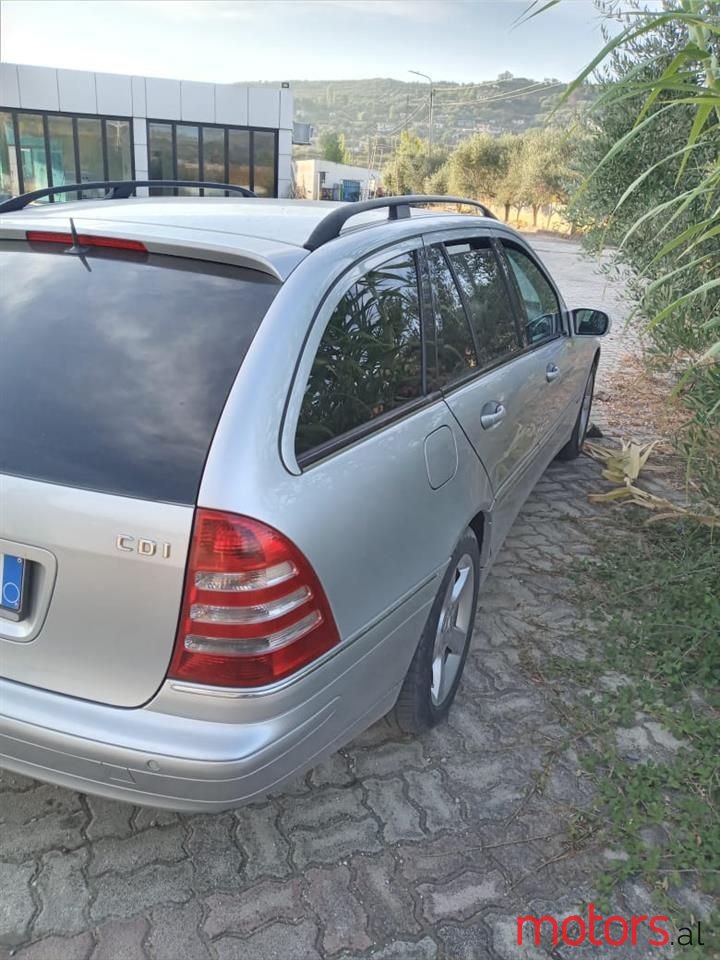 2006' Mercedes-Benz 220 photo #3