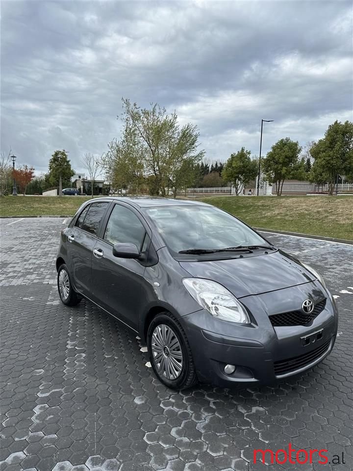 2010' Toyota Yaris photo #1