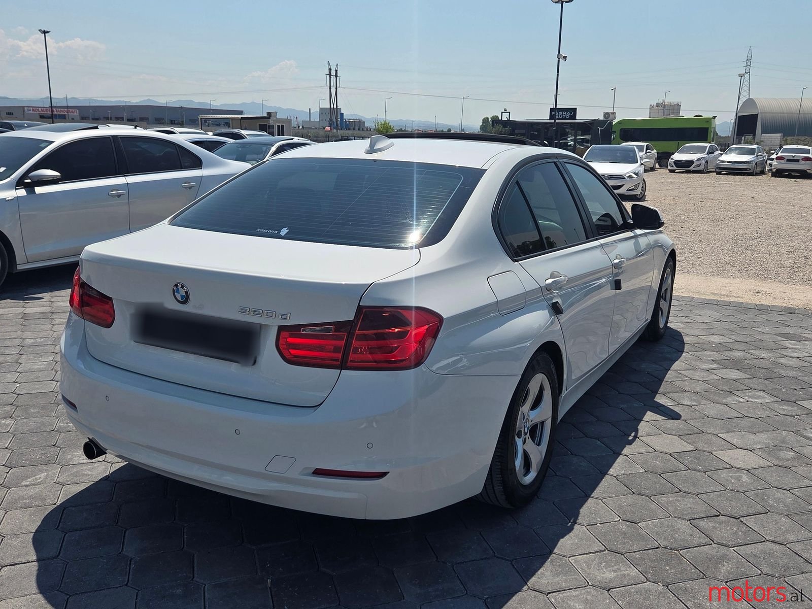 2015' BMW 320 photo #4