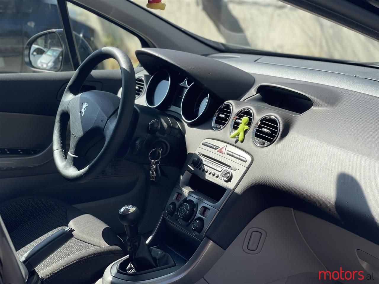 2009' Peugeot 308 photo #6