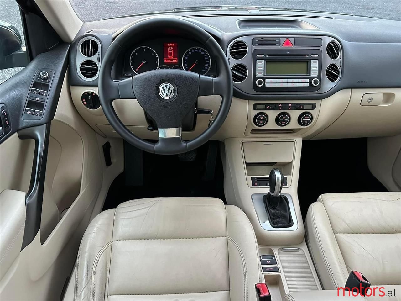 2009' Volkswagen Tiguan photo #5