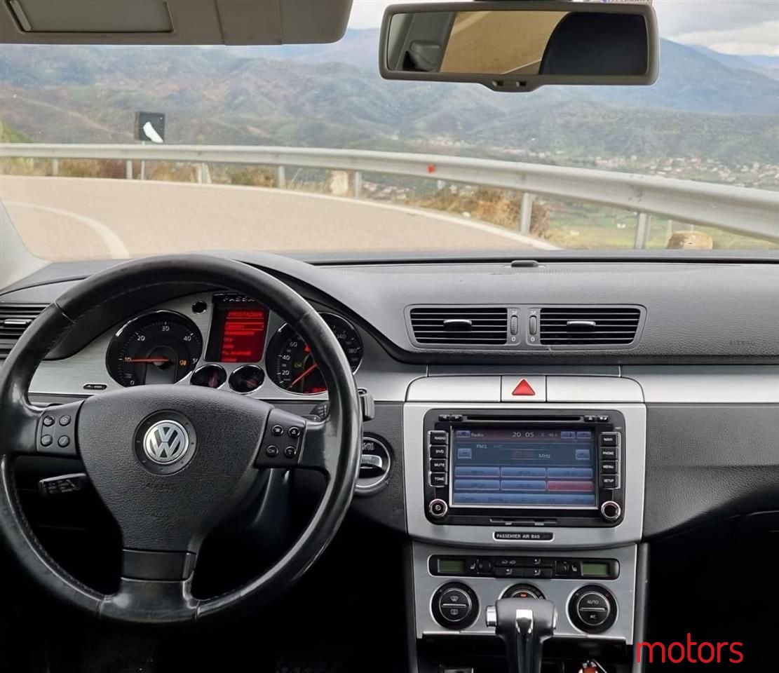 2008' Volkswagen Passat photo #6