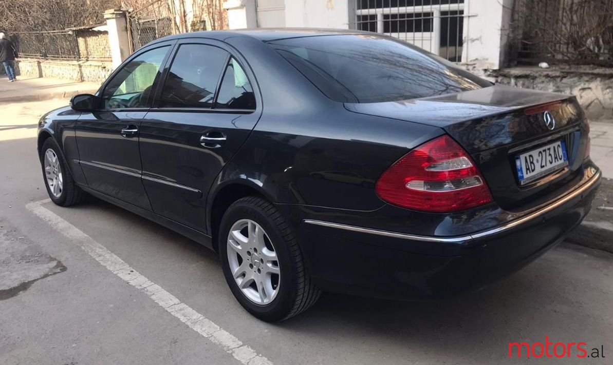 2005' Mercedes-Benz E 200 photo #2