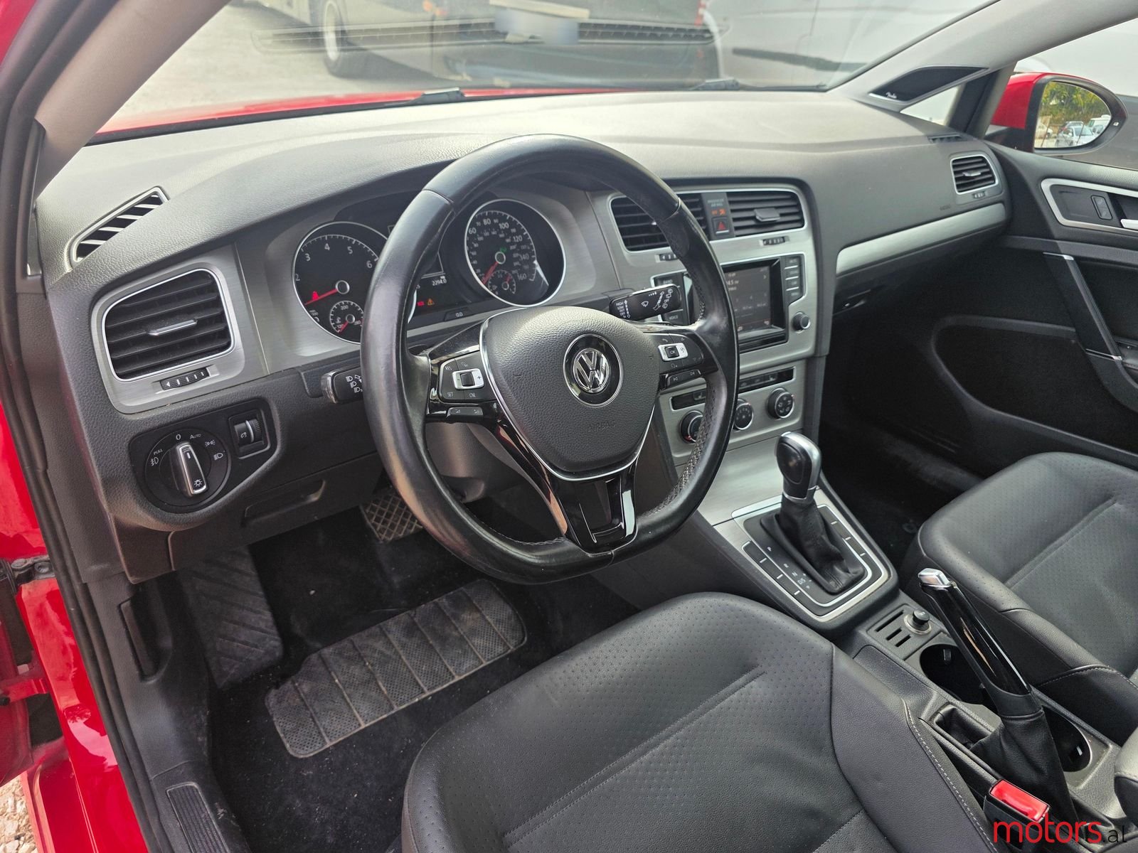 2015' Volkswagen Golf photo #2