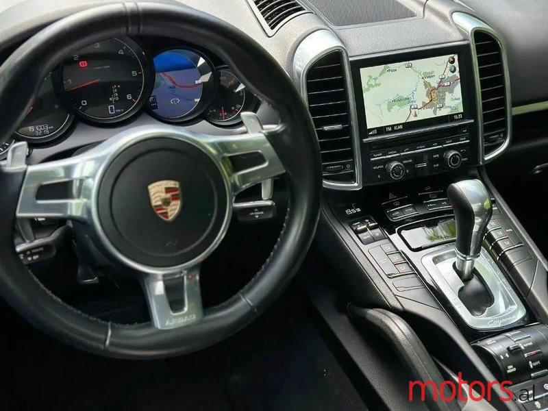 2015' Porsche Cayenne photo #4