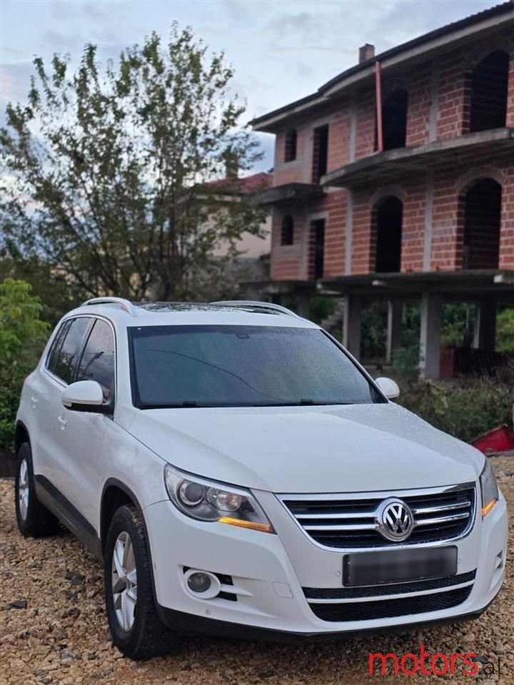 2009' Volkswagen Tiguan photo #5