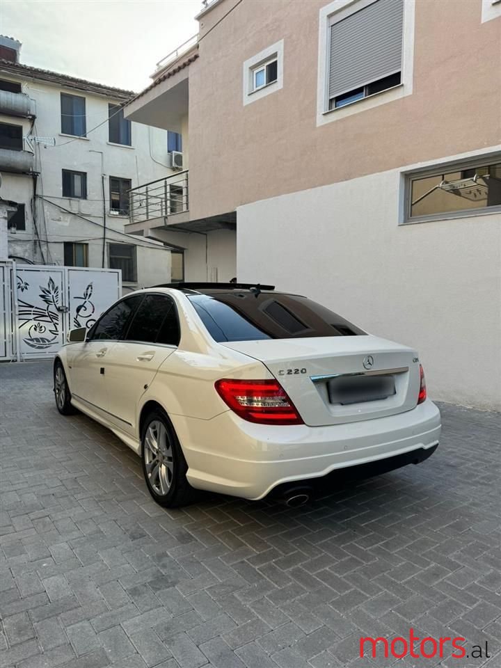 2012' Mercedes-Benz C 220 photo #2