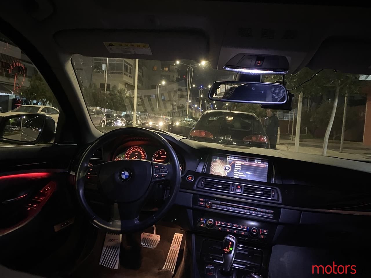 2011' BMW 528 photo #2