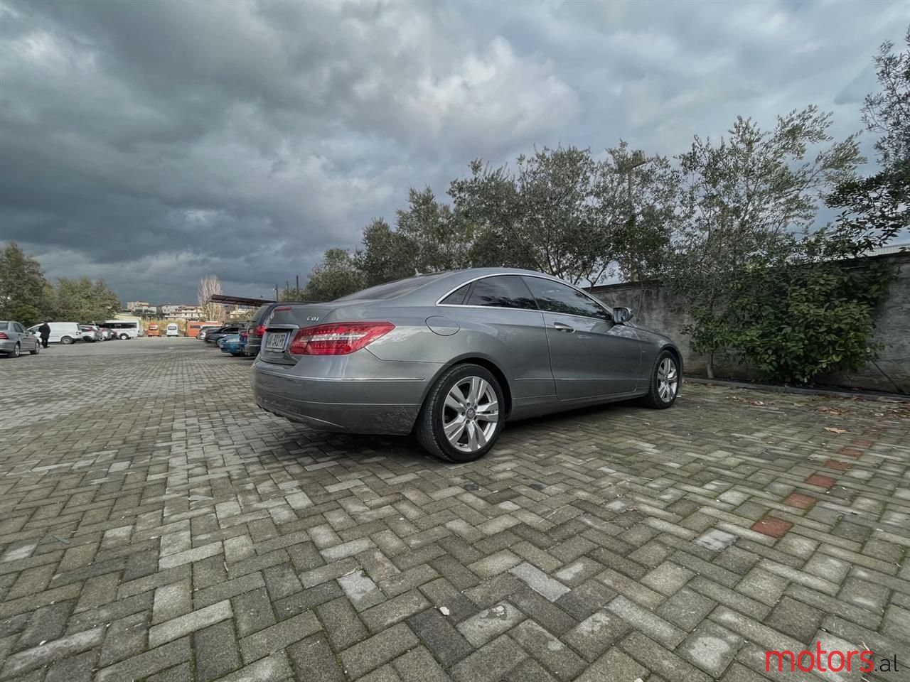 2009' Mercedes-Benz E 250 photo #3