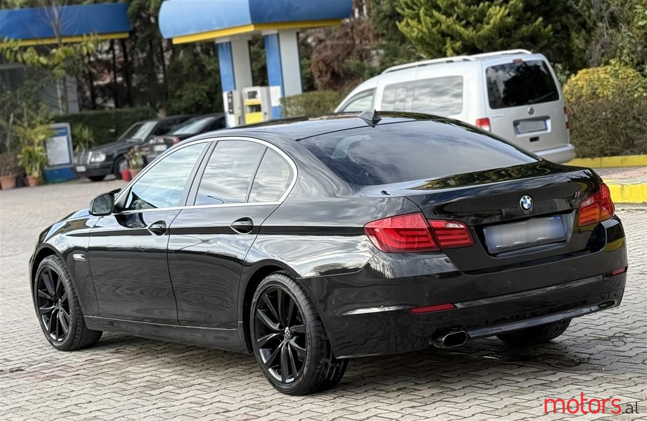 2010' BMW 530 photo #6