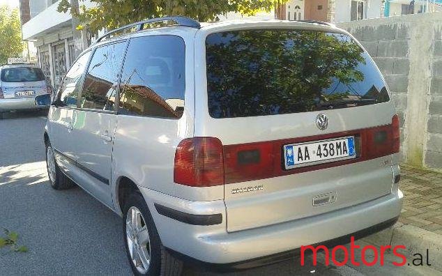 2002' Volkswagen Sharan photo #2