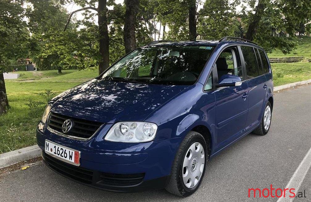 2005' Volkswagen Touran photo #1