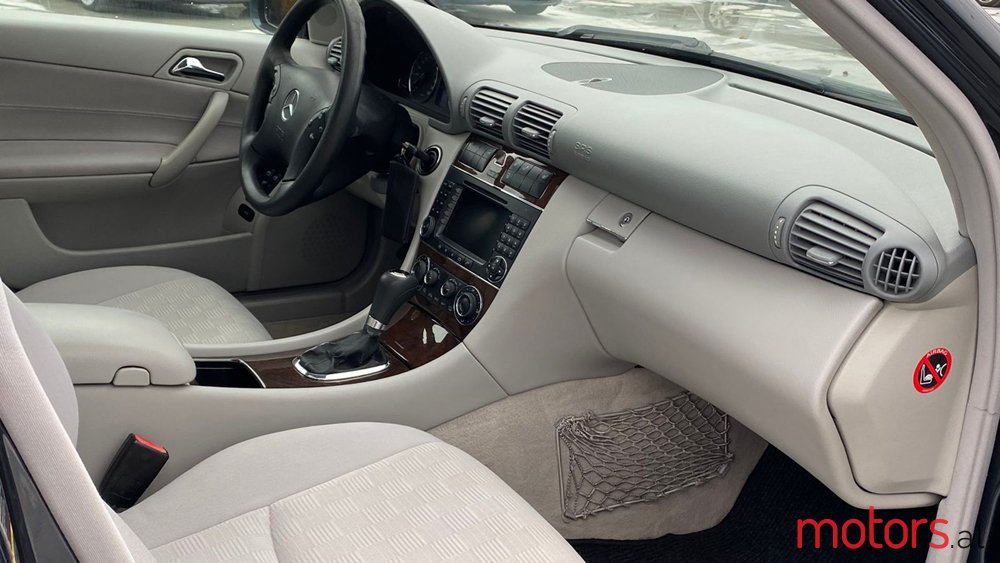 2005' Mercedes-Benz C-Class photo #5