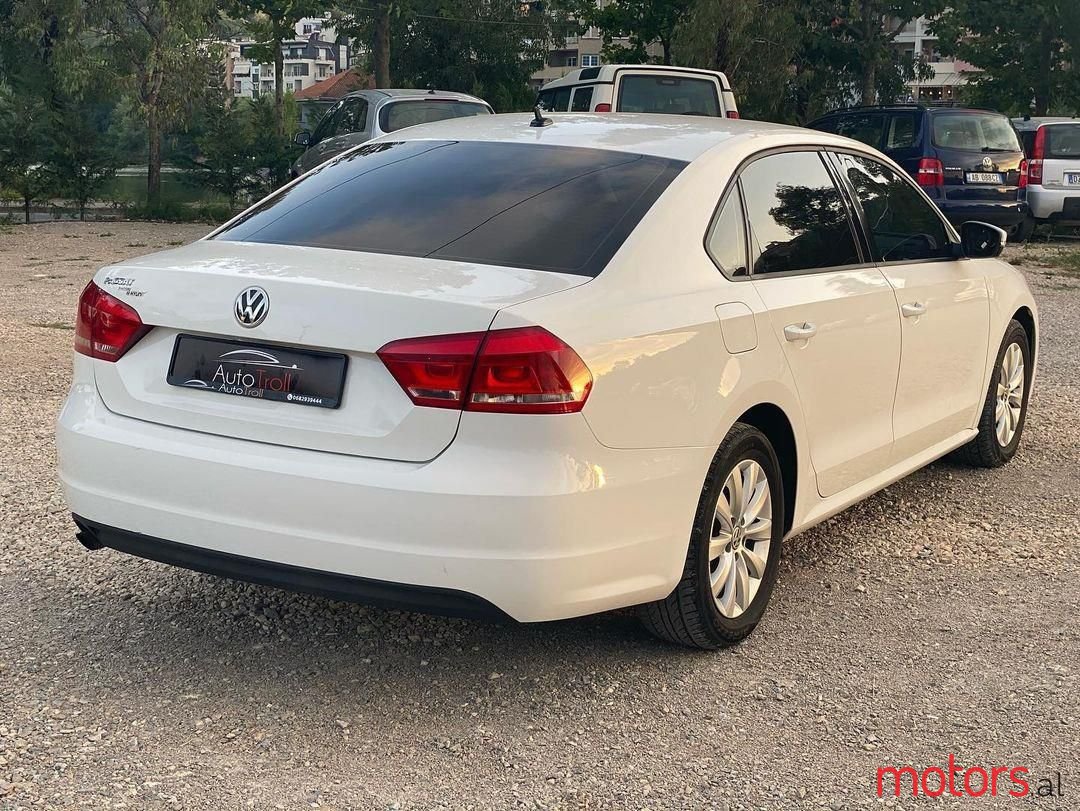 2013' Volkswagen Passat photo #4