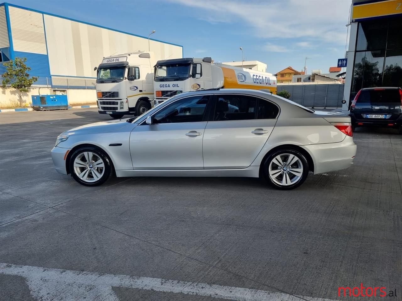 2010' BMW 528 photo #3