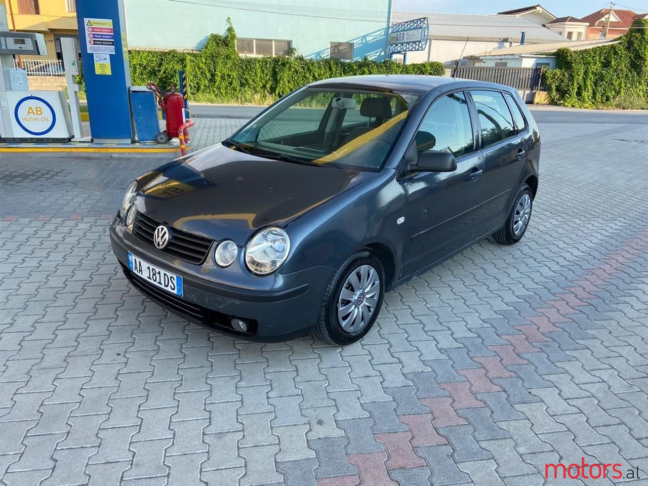 2004' Volkswagen Polo photo #1