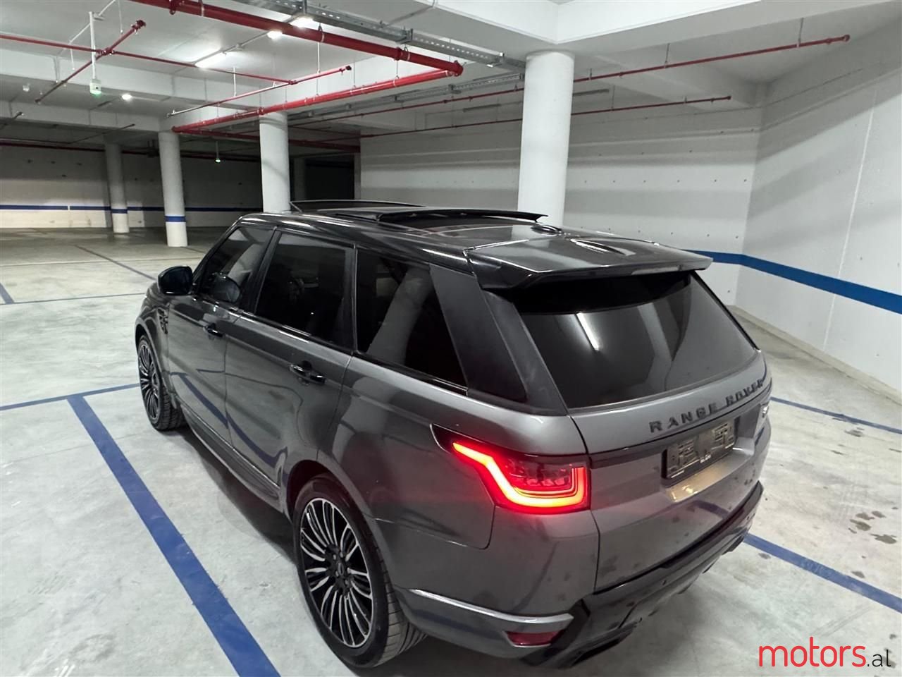 2015' Land Rover Range Rover Sport photo #4