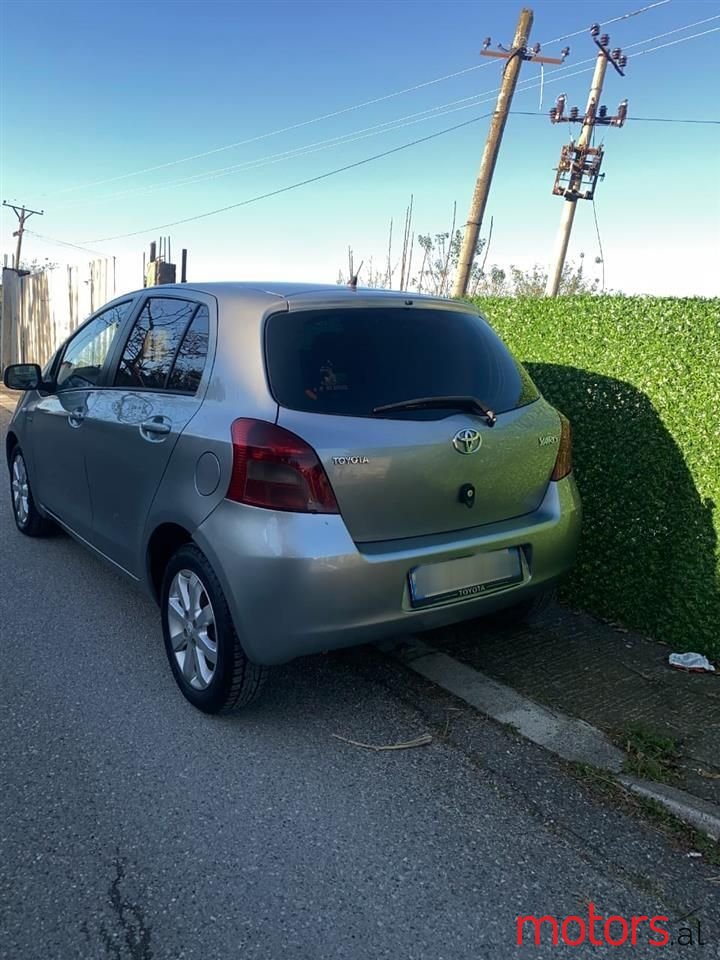 2008' Toyota Yaris photo #3