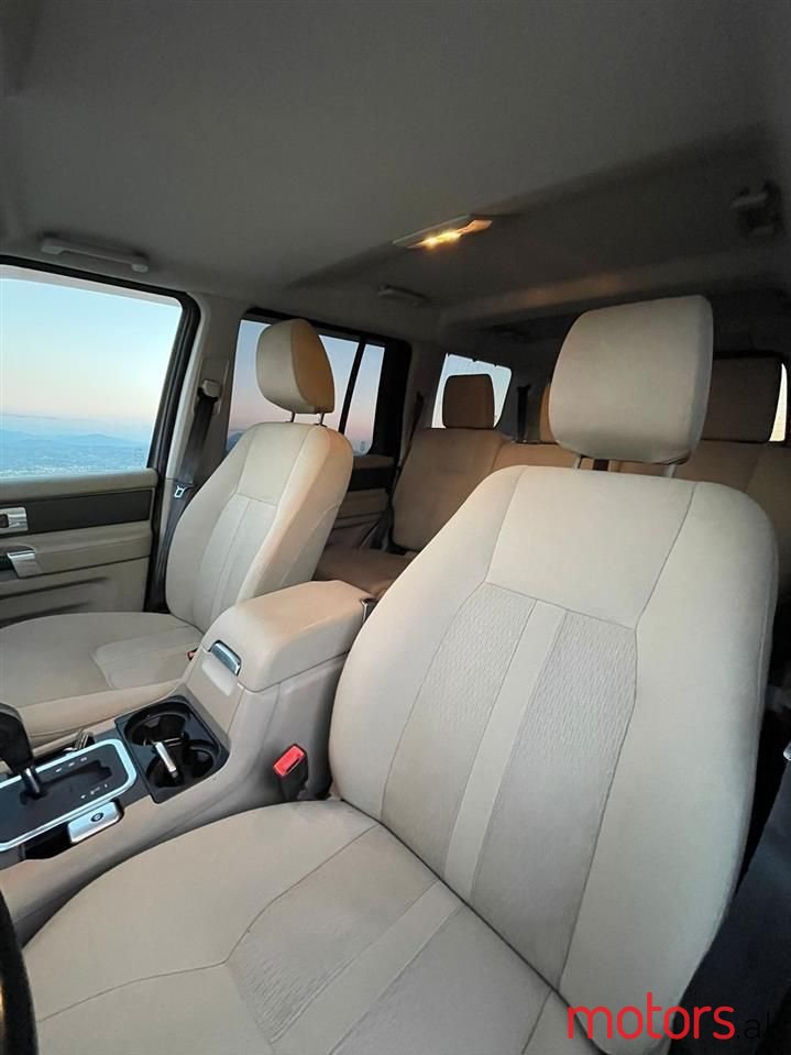 2010' Land Rover Discovery photo #6