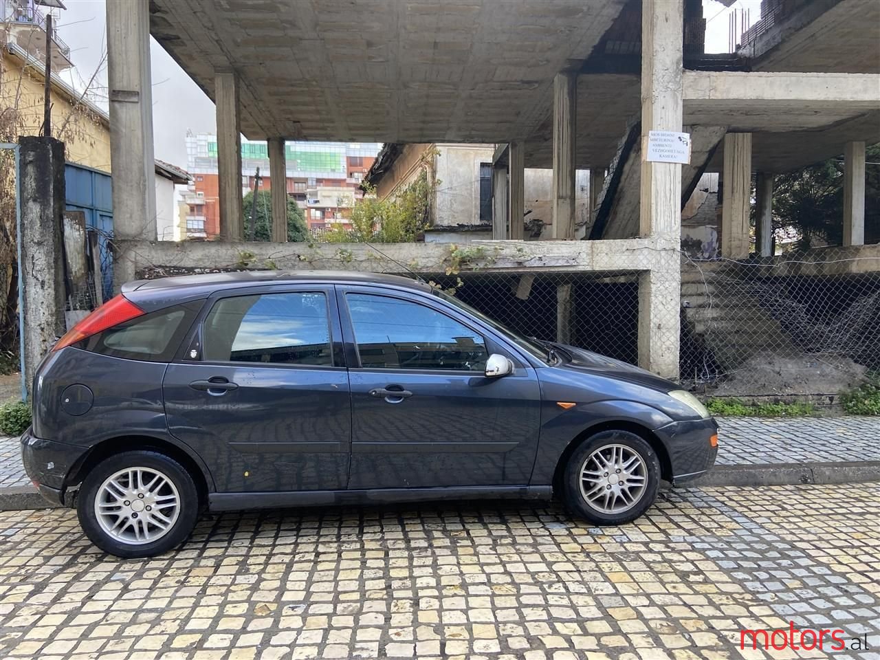 2000' Ford Focus photo #1