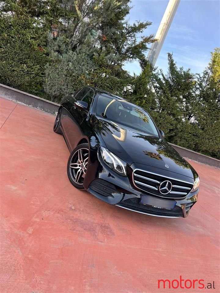 2018' Mercedes-Benz E 220 photo #6