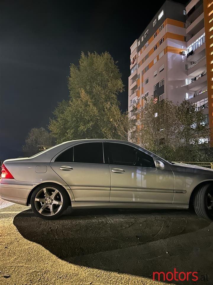 2006' Mercedes-Benz 220 photo #5