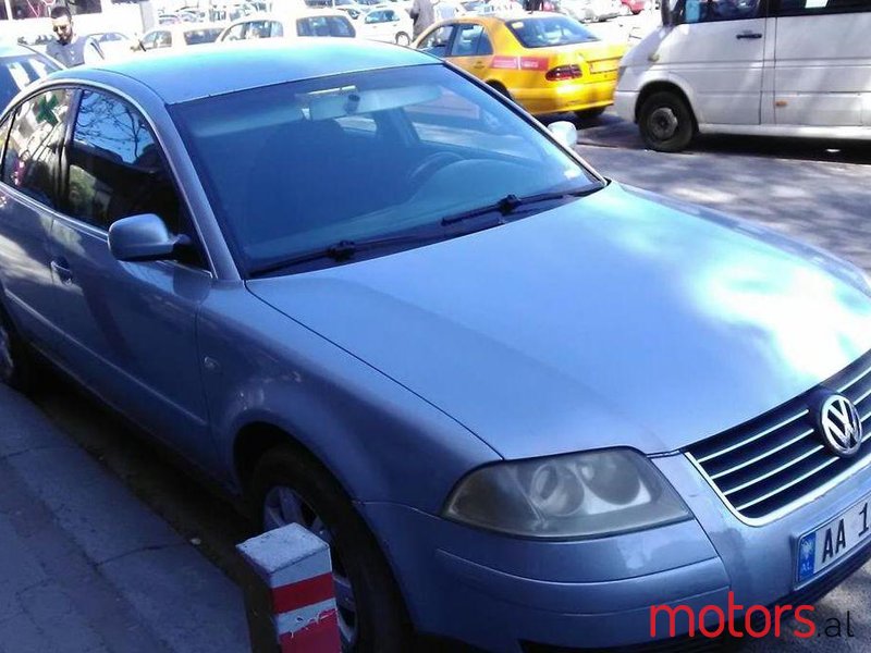 2003' Volkswagen Passat photo #1