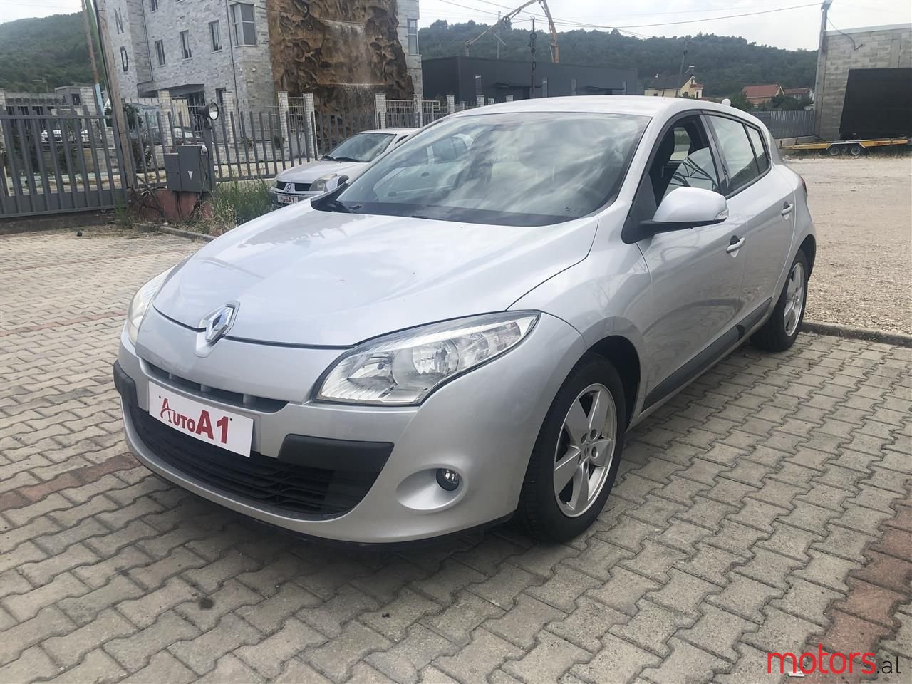 2010' Renault Megane photo #5