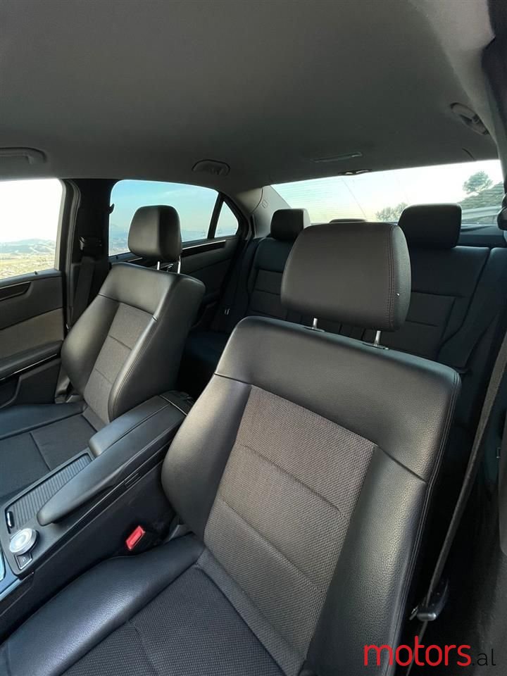 2010' Mercedes-Benz E 220 photo #4