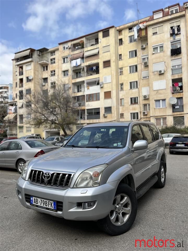 2004' Toyota Land Crusier photo #1