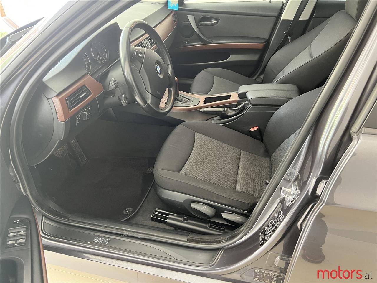 2005' BMW 320 photo #5